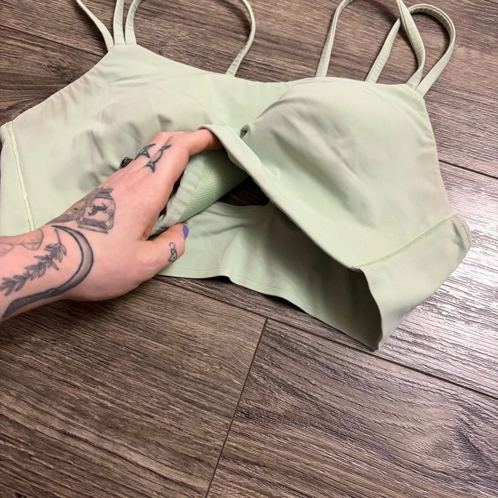 Lululemon Like a Cloud Bra *Light Support, B/C Cup (Creamy Mint) Size 10/12